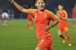 足球直播在线直播观看免费-中国女足联赛中，实力强劲势不可挡