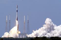 足球直播在线观看-包含火箭上月球！球队胜利进入总冠军决赛的词条