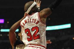 足球直播在线观看免费-包含希腊男篮绝地反击公牛，汉密尔顿统治全场的词条