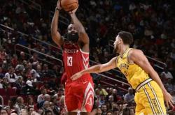 足球直播在线直播观看免费-篮球盘口突变，业内人士深度分析的简单介绍